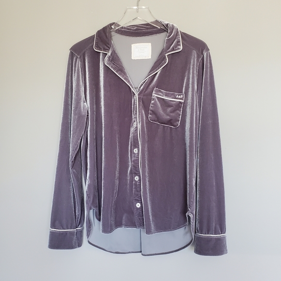 Abercrombie & Fitch Velvet Pajama Top Size Large - Picture 3 of 8